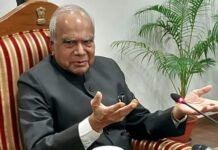 खास खबर : पहले बुलाया फिर बिना मिले लौट गए पंजाब के राज्यपाल बनवारी लाल पुरोहित: शिवसेना नेता संदीप थापर के परिजनों ने सर्किट हाउस आने से किया इनकार, संघर्ष की राह पर चलने को तैयार हुआ हिन्दू संगठन, बिट्टू-वड़िंग-मान को लेकर भी पढ़े Update, जाने सारी जानकारी