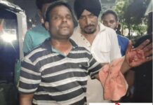 ऑटो चालक पर हमला करने वाले बदमाशों की जमकर पिटाई, लुधियाना में जनता का आक्रोश