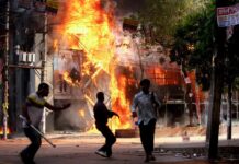 Unrest in Bangladesh: बांग्लादेश में अराजकता के बीच हिंदू घरों और मंदिरों को निशाना बनाया गया