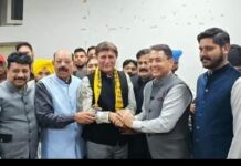 BJP नेता अजय चोपड़ा आम आदमी पार्टी में शामिल, टकसाली नेताओं में होती थी गिनती… प्रधान अरोड़ा भी रहे मौजूद