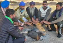 दिल्ली कूच को लेकर शंभू बॉर्डर पर किसानों की प्रेस कॉन्फ्रेंस : 101 किसानों का जत्था निहत्था ही जाएगा, हक की लड़ाई है जंग नहीं… पढ़ें क्या-क्या बोले