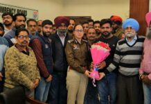 ਨਜਾਇਜ਼ ਰਿਕਵਰੀ ਏਜੰਸੀਆਂ ਅਤੇ ਆਨਲਾਈਨ ਚਲਾਨ ਦੀ ਸਮੱਸਿਆ ਲੈ ਕੇ ਟੂ ਵੀਲਰਸ ਡੀਲਰਜ ਐਸੋਸੀਏਸ਼ਨ ਪੁਲਿਸ ਕਮਿਸ਼ਨਰ ਨੂੰ ਮਿਲੀ