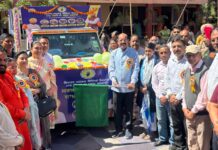 ਕੈਬਨਿਟ ਮੰਤਰੀ ਮਹਿੰਦਰ ਭਗਤ ਵੱਲੋਂ ਜਲੰਧਰ ’ਚ ਜ਼ਿਲ੍ਹਾ ਪੱਧਰੀ ਦਾਖ਼ਲਾ ਮੁਹਿੰਮ ਦੀ ਸ਼ੁਰੂਆਤ, ਜਾਗਰੂਕਤਾ ਵੈਨ ਨੂੰ ਹਰੀ ਝੰਡੀ ਦੇ ਕੇ ਕੀਤਾ ਰਵਾਨਾ