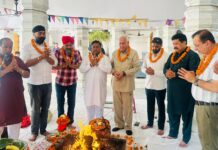 सीमा पर तनाव के बीच जालंधर मॉडल टाउन दुकानदार एसोसिएशन ने पंजाब की शांति और समृद्धि के लिए किया हवन