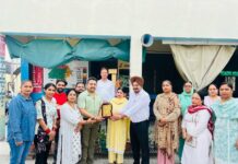 डॉ. सूफी राज जैन के मार्गदर्शन में स्कूल बच्चों को वितरित की गई अध्ययन सामग्री व खाद्य सामग्री