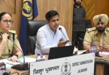 युद्ध नशे के विरुद्ध: डिप्टी कमिश्नर ने शिक्षा विभाग को स्कूल/कॉलेजों के नजदीक नशे की बिक्री पर 15 जुलाई तक रिपोर्ट पेश करने का निर्देश दिया