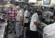 खाद्य सुरक्षा टीम ने नोटोरियस क्लब का निरीक्षण किया, दो खाद्य पदार्थों के नमूने लिए