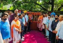 कैंप के वार्ड नंबर 16 अर्बन स्टेट की सड़क का मेयर और हल्का प्रभारी ने किया उद्घाटन, विकास की दिशा में एक और कदम