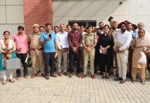 ਪੁਲਿਸ-ਜਨਤਾ ਵਿਸ਼ਵਾਸ ਮਜ਼ਬੂਤ ਕਰਨ ਵੱਲ ਜਲੰਧਰ ਕਮਿਸ਼ਨਰੇਟ ਪੁਲਿਸ ਦਾ ਹੋਰ ਇਕ ਕਦਮ — 50 ਗੁੰਮ ਅਤੇ ਖੋਏ ਹੋਏ ਮੋਬਾਈਲ ਫੋਨ ਅਸਲ ਮਾਲਕਾਂ ਨੂੰ ਵਾਪਸ ਕੀਤੇ ਗਏ