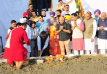 श्री देवी तलाब मंदिर में पवित्र सरोवर की कार सेवा का किया शुभारंभ, पंजाब राज्यपाल कटारिया और सीएम सैनी पहुंचे; मनीष सिसोदिया ने दी शुभकामनाएं