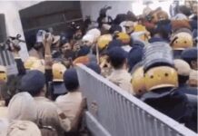 पंजाब यूनिवर्सिटी में हंगामा: सीनेट चुनाव की मांग पर छात्रों का प्रदर्शन, पुलिस ने किया लाठीचार्ज; मोहाली-चंडीगढ़ रोड पर भारी जाम