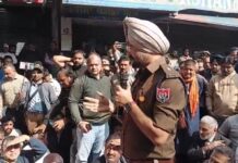 फगवाड़ा: शिवसेना नेता और बेटे पर जानलेवा हमला, लोगों में भारी रोष, हाईवे पर धरना और बाजार बंद का ऐलान