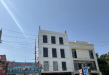 नक्शा व कंपलीशन की अनदेखी: गढ़ा रोड पर पार्किंग एरिया में बने अवैध निर्माण की नगर निगम को शिकायत, गिराया जाएगा अवैध निर्माण!