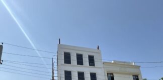 नक्शा व कंपलीशन की अनदेखी: गढ़ा रोड पर पार्किंग एरिया में बने अवैध निर्माण की नगर निगम को शिकायत, गिराया जाएगा अवैध निर्माण!