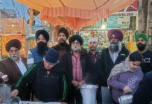 ਨਗਰ ਕੀਰਤਨ ਵਿੱਚ ਸ਼ਾਮਿਲ ਸੰਗਤਾਂ ਲਈ ਸਿੱਖ ਤਾਲਮੇਲ ਕਮੇਟੀ ਤੇ ਜਲੰਧਰ ਟੂ ਵੀਲਰ ਡੀਲਰ ਐਸੋਸੀਏਸ਼ਨ ਵੱਲੋਂ ਦੁੱਧ ਦੇ ਲੰਗਰ ਲਗਾਏ ਗਏ