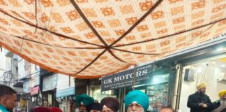 ਸਿੱਖ ਤਾਲਮੇਲ ਕਮੇਟੀ ਅਤੇ ਟੂ ਵੀਲਰ ਡੀਲਰ ਐਸੋਸੀਏਸ਼ਨ ਵੱਲੋਂ ਬਾਬਾ ਦੀਪ ਸਿੰਘ ਜੀ ਦੇ ਜਨਮ ਦਿਹਾੜੇ ਤੇ ਵੱਖ ਵੱਖ ਪਦਾਰਥਾਂ ਦੇ ਲੰਗਰ ਲਗਾਏ