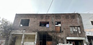 अवैध रूप से दुकानें बनाकर सरकार को लग रहा लाखो का चूना, निगम कमिश्नर से की गई शिकायत; जल्द चलेगा पीला पंजा!