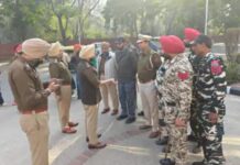 मोहाली में स्कूलों को बम धमकी: प्रशासन अलर्ट, जांच जारी; CM मान को भी मिली धमकी