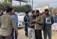 जालंधर में दिनदहाड़े फायरिंग: भाई को बचाने पहुंचे युवक को मारी गोली, अस्पताल के बाहर मची अफरा-तफरी