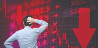 जंग का झटका: सेंसेक्स 1700 अंक टूटा, रुपया रिकॉर्ड निचले स्तर पर; 14 लाख करोड़ डूबे