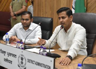 ਜ਼ਿਲ੍ਹਾ ਵਾਸੀਆਂ ਨੂੰ ਘਬਰਾਉਣ ਦੀ ਲੋੜ ਨਹੀਂ, ਐਲ.ਪੀ.ਜੀ. ਸਿਲੰਡਰ, ਡੀਜ਼ਲ ਤੇ ਪੈਟਰੋਲ ਦਾ ਲੋੜੀਂਦਾ ਸਟਾਕ ਮੌਜੂਦ : ਡਿਪਟੀ ਕਮਿਸ਼ਨਰ