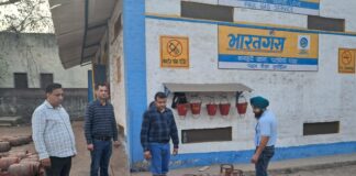 35 नहीं, 25 दिन में ही मिलेगा शहरों में सिलिंडर, समय-सीमा संशोधन पर सरकार ने स्थिति साफ की, घबराएं नहीं