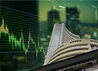 ऐतिहासिक गिरावट: डॉलर के मुकाबले रुपया 94.24 पर, शेयर बाजार में हाहाकार; सेंसेक्स 1000+ अंक टूटा