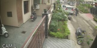 जालंधर में पॉश एरिया में दिनदहाड़े स्नैचिंग: कारोबारी की बेटी से पर्स लूटा, CCTV में कैद हुईं वारदात