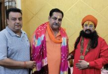 मनोकामना सिद्ध हनुमान मंदिर में पहुंचे सनातन सेवा समिति के राष्ट्रीय अध्यक्ष विजय शर्मा, महंत बंसी दास महाराज से लिया आशीर्वाद