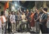 भाजपा युवा मोर्चा ने बंगाल जीत पर मनाया जश्न, युवाओं ने खुशी में बांटी झालमुड़ी