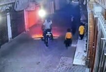 जगराओं में बेखौफ लुटेरे: 10 वर्षीय बच्ची को डराकर छीना मोबाइल, पूरी वारदात CCTV में कैद
