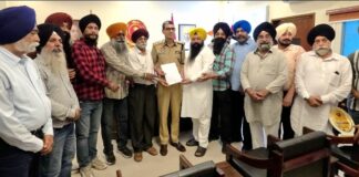 ਵੱਧ ਰਹੀਆਂ ਲੁੱਟਾਂ ਖੋਹਾਂ ਦੀਆਂ ਵਾਰਦਾਤਾਂ ਅਤੇ ਨਸ਼ੇ ਦੇ ਖਿਲਾਫ ਸਿੱਖ ਜਥੇਬੰਦੀਆਂ ਨੇ ਪੁਲਸ ਕਮਿਸ਼ਨਰ ਨੂੰ ਦਿੱਤਾ ਮੰਗ ਪੱਤਰ