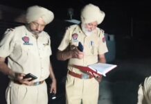 पारिवारिक विवाद के चलते चाची,चचेरे भाई और दोस्त की हत्या कर अपने आप को भी सिर में मारी गोली