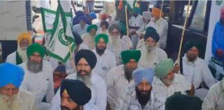 किसानों का टोल प्लाजा पर प्रदर्शन, वाहनों को कराया स्लिप-फ्री; सरकार की नीतियों के खिलाफ जताया रोष