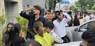 जालंधर में Apeejay College के बाहर बवाल! एडमिशन विवाद पर छात्रों का धरना, टीचर पर छेड़छाड़ के आरोप