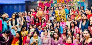 जिला बार एसोसिएशन की महिला वकीलों ने धूमधाम से मनाया तीज का त्योहार