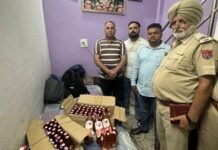 जालंधर कैंट में अवैध शराब के खिलाफ एक्साइज टीम की रेड, 93 बोतल/निप्स बरामद; आरोपी को छुड़ाकर ले गए स्थानीय लोग