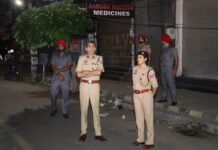 जालंधर पुलिस कमिश्नर देर रात अचानक सड़कों पर उतरे, थानों और नाकों का निरीक्षण किया