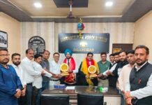 जिला बार एसोसिएशन के नवनियुक्त प्रधान व सेक्रेटरी को श्री राम सेना ने दी बधाई