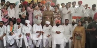 जालंधर में कांग्रेस का BJP के खिलाफ धरना, हल्द्वानी मंच शुद्धिकरण पर भड़के चन्नी-परगट