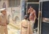 जालंधर में तस्करी का आरोपी घर में सोता मिला:पुलिस ने डोरबेल बजाई तो आंखें मलते बाहर आया; निगम ने बुलडोजर से घर तोड़ा