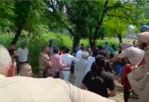 अंबेडकर प्रतिमा तोड़े जाने के विरोध में धरना, बसपा-भाजपा कार्यकर्ताओं में भिड़ंत से तनाव, सांपला पर हमला!