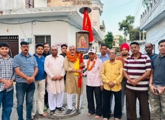 जगदम्बे नौजवान सभा के 35वें वार्षिक जागरण को लेकर जंडे की रस्म अदा, 24 अक्टूबर को होगा मां भगवती का जागरण