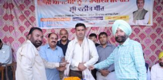 फ्रेंड्स कॉलोनी और हरगोबिंद नगर में लोक मिलनी के दौरान मेयर वनीत धीर ने सुनीं लोगों की समस्याएं