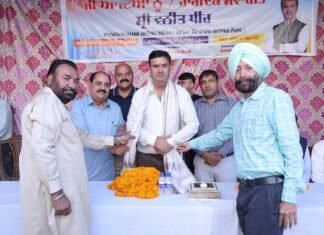 फ्रेंड्स कॉलोनी और हरगोबिंद नगर में लोक मिलनी के दौरान मेयर वनीत धीर ने सुनीं लोगों की समस्याएं